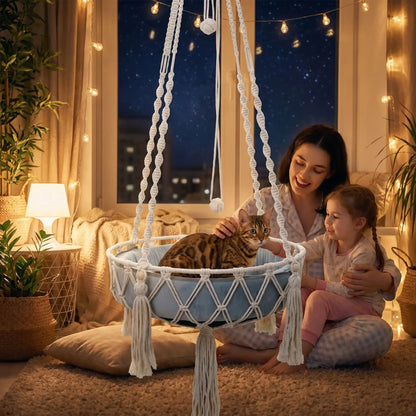 hamac chat femme petite fille caresse bengal lampe