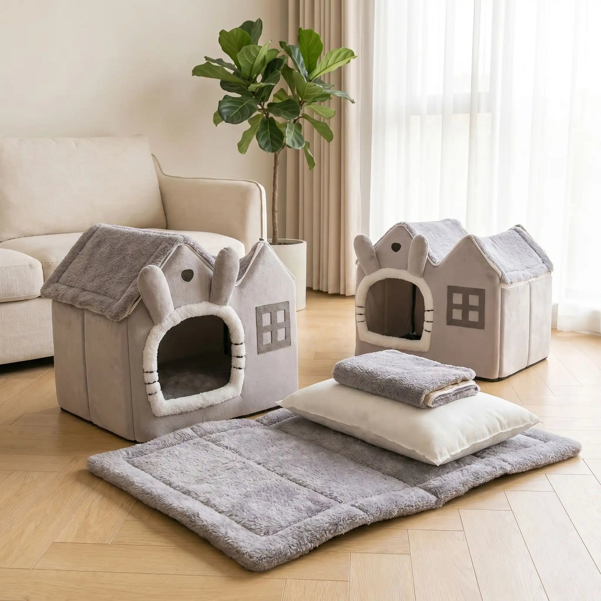 maison pour chats couleur gris plante verte tapis
